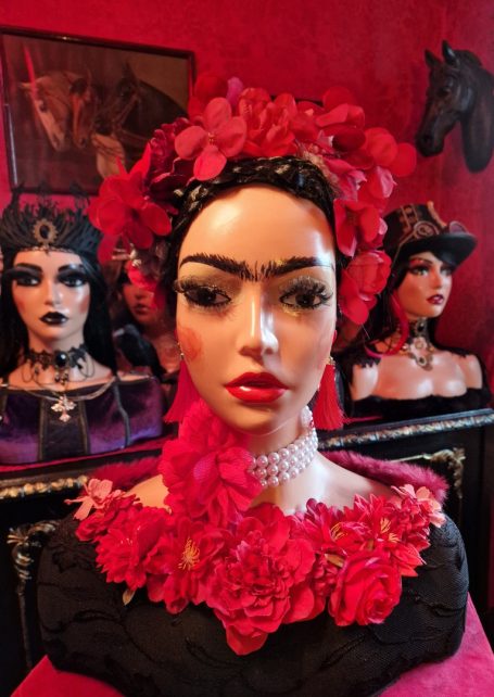 Frida red flower